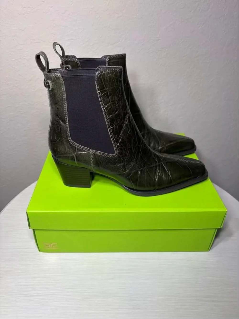 Sam Edelman new box